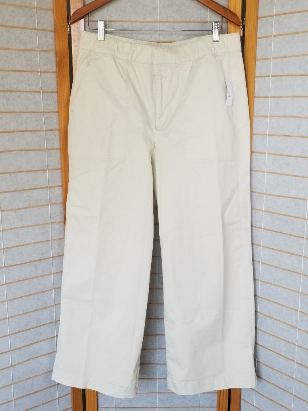 NEW GAP Light Weight Khaki Pants Wide-Leg Size Large NWT